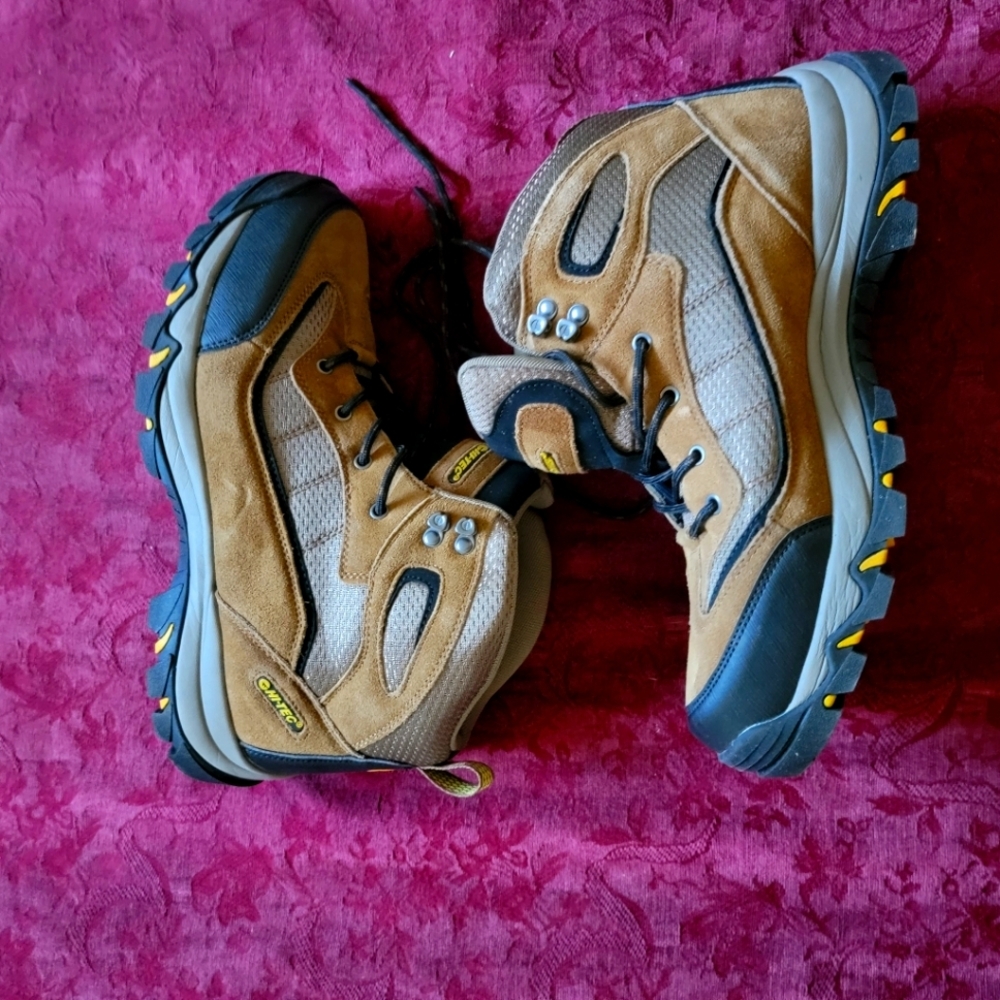 Like New Men's Hi-Tec Brown Tan Hiking Boots